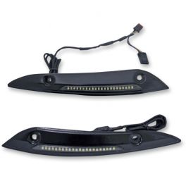 WINDSHIELD TRIM WITH TURN SIGNALS