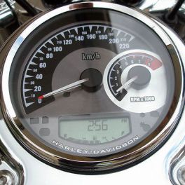 Combination Analog Speedometer/Tachometer km/h LCS7477511B